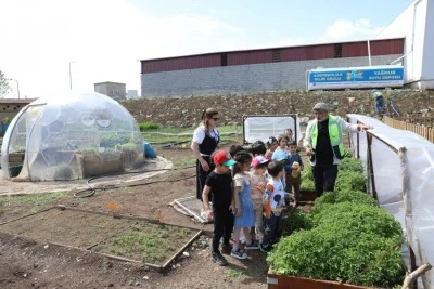 &Ccedil;ocuklar doğayla buluştu