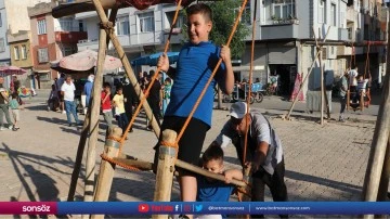 &Ccedil;ocuklar g&ouml;n&uuml;llerince eğlendi