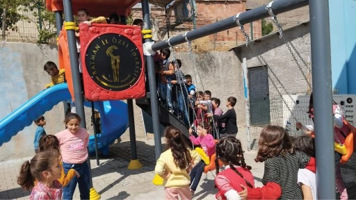 &Ccedil;ocuklar istedi Kaymakam talimat verdi