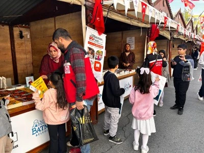 &Ccedil;ocuklar, kitap noktasını gezdi