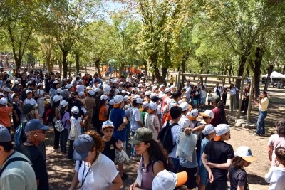 &Ccedil;ocuklar sanatla buluştu