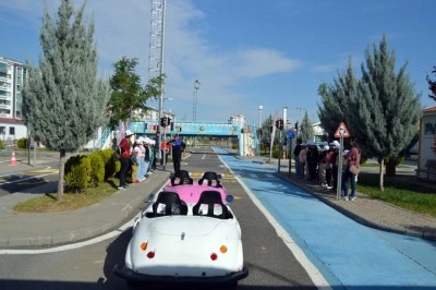 &Ccedil;ocuklara itfaiye ve trafik eğitimi