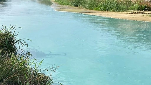 &Ccedil;orlu Deresi'nin Turkuaz Rengi Şaşırtıyor
