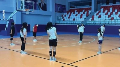 &Ccedil;ubuk'ta voleybol kursları başladı