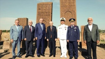 Cumhurbaşkanı Erdoğan Ahlat'ta UNESCO D&uuml;nya K&uuml;lt&uuml;r Mirası Sel&ccedil;uklu Mezarlığını Ziyaret Etti