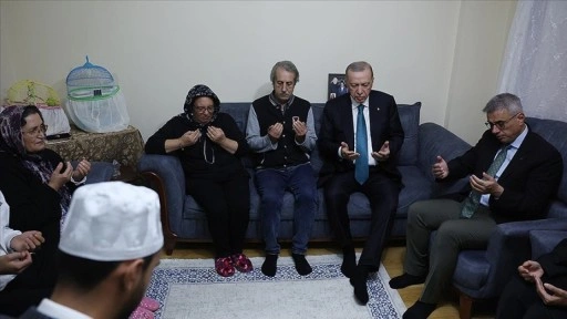 Cumhurbaşkanı Erdoğan, &Ouml;nderoğlu Ailesini Ziyaret Etti