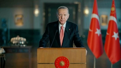 Cumhurbaşkanı Erdoğan: Ulaştırma alanındaki yatırım ve hamlelerimizi 'durmak yok, yola devam' diyerek s&uuml;rd&uuml;receğiz
