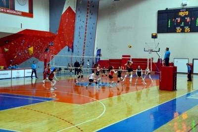 DBB Gen&ccedil; Kadınlar Voleybol Takımı finale &ccedil;ıktı