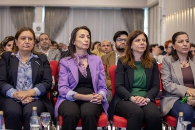 DBB T&uuml;rkiye&rsquo;de bir ilke imza attı: N&ouml;ro-&Ccedil;eşitlilik &Ccedil;alıştayı d&uuml;zenlendi