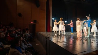 DBŞT Shakespeare ile izleyicileri b&uuml;y&uuml;ledi