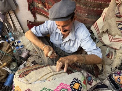 Dedesinden kalan aletlerle 50 yılı aşkın s&uuml;redir semercilik yapıyor
