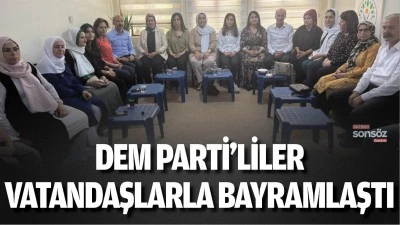 DEM Parti&rsquo;liler, vatandaşlarla bayramlaştı