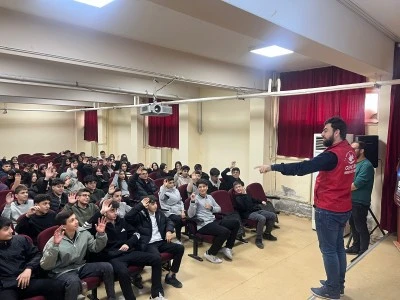Deneyap at&ouml;lyeleri okullarda tanıtılıyor