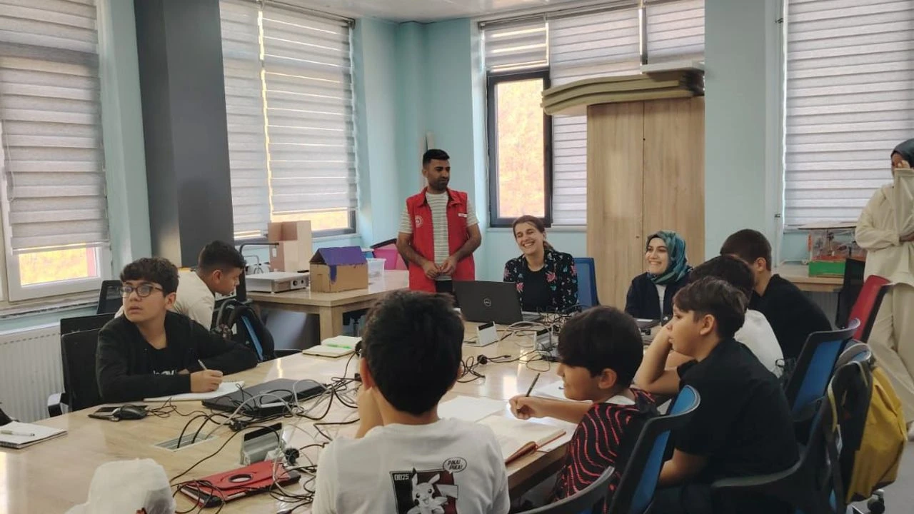Deneyap at&ouml;lyesine ziyaret