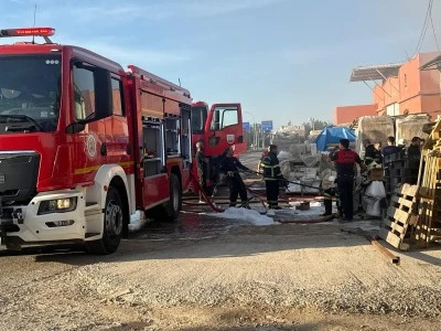 Depoda &ccedil;ıkan yangın s&ouml;nd&uuml;r&uuml;ld&uuml;