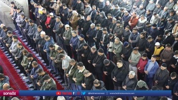 Deprem b&ouml;lgesinde Regaip Kandili idrak edildi