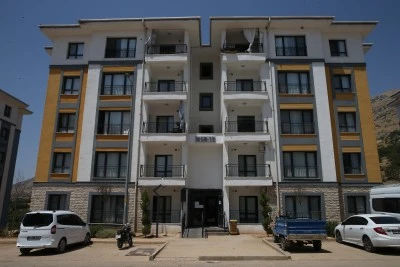 Deprem konutlarında yaşam başladı