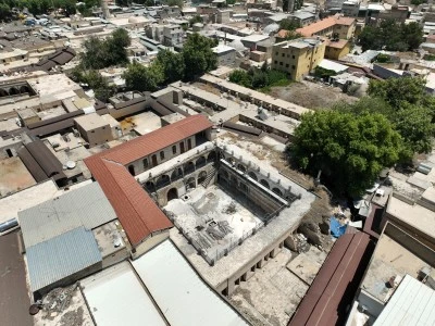 Depremde hasar g&ouml;ren Şanlıurfa'daki tarihi Barut&ccedil;u Hanı restore ediliyor