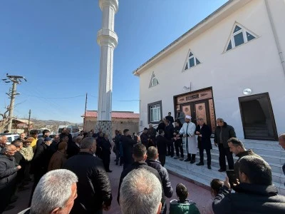 Depremde yıkılan cami hayırsever iş insanı tarafından yaptırıldı