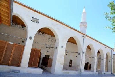 Depremde zarar g&ouml;ren 3 asırlık Kilis &Ccedil;alık Camisi yarın ibadete a&ccedil;ılacak