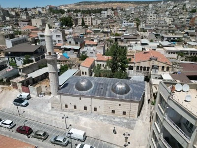 Depremde zarar g&ouml;ren 3 asırlık Kilis &Ccedil;alık Camisi yarın ibadete a&ccedil;ılacak