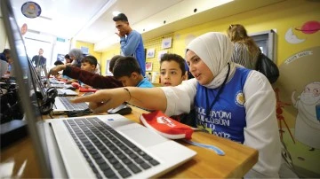 Depremzede &ouml;ğrencileri teknoloji ile buluşturuyor