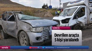 Devrilen ara&ccedil;ta 5 kişi yaralandı