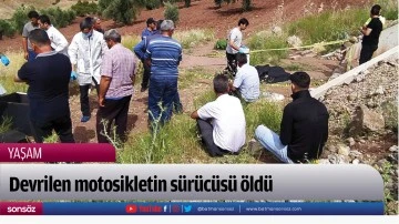 Devrilen motosikletin s&uuml;r&uuml;c&uuml;s&uuml; &ouml;ld&uuml;