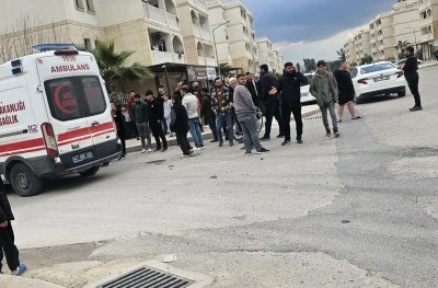 Devrilen motosikletin s&uuml;r&uuml;c&uuml;s&uuml; yaralandı
