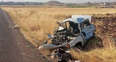 Devrilen otomobildeki 3 kişi yaralandı