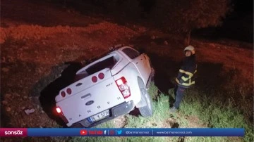 Devrilen pikaptaki 1'i &ccedil;ocuk 3 kişi yaralandı