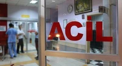 Devrilen trakt&ouml;rdeki 2 kişi &ouml;ld&uuml;