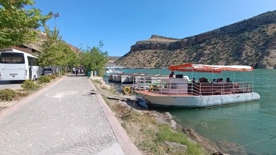 Dicle Baraj G&ouml;l&uuml;'ndeki motorlu ara&ccedil;lara ilişkin a&ccedil;ıklama