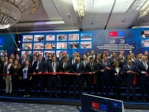Dijital Gen&ccedil;lik Merkezlerinin a&ccedil;ılışı yapıldı
