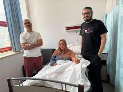 Dirseğinden yaralanan kadın cerrahi m&uuml;dahaleyle sağlığına kavuştu