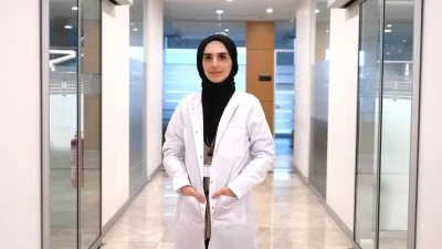 Diş eti &ccedil;ekilmesi sorunu diş kaybı ile sonu&ccedil;lanabilir!