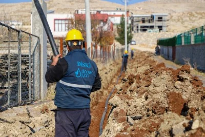 DİSKİ, Silvan&rsquo;ın yeni yerleşim alanlarına i&ccedil;me suyu hattı d&ouml;ş&uuml;yor
