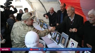 Diyarbakır annelerine, İl Jandarma Komutanı Yıldırım ve İl Emniyet M&uuml;d&uuml;r&uuml; Kaya'dan ziyaret
