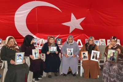 Diyarbakır annelerinin evlat n&ouml;beti kararlılıkla devam ediyor