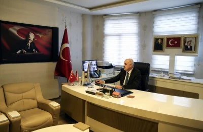 Diyarbakır &Ccedil;evre, Şehircilik ve İklim Değişikliği M&uuml;d&uuml;r&uuml; Bilgin, AA'nın "Yılın Kareleri" oylamasına katıldı