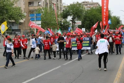 Diyarbakır'da 1 Mayıs Emek ve Dayanışma G&uuml;n&uuml; kutlandı