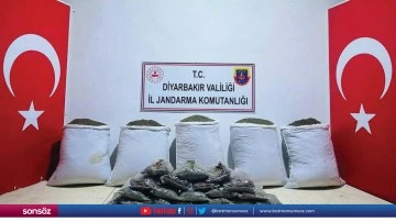 Diyarbakır'da 160 kilogram esrar ele ge&ccedil;irildi