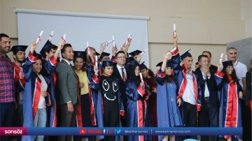 Diyarbakır'da 21 &ouml;zel &ouml;ğrenci t&ouml;renle mezun oldu