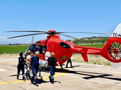 Diyarbakır'da ambulans helikopter el bileği tendonu kesilen kişi i&ccedil;in havalandı