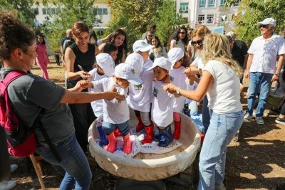 Diyarbakır'da anaokulu &ouml;ğrencilerine y&ouml;nelik bağ bozumu etkinliği yapıldı