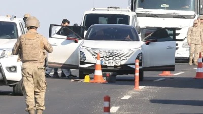 Diyarbakır'da aracında silahlı saldırıya uğrayan kişi ağır yaralandı