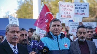 Diyarbakır'da bazı belediyelerde işten &ccedil;ıkarılan iş&ccedil;ilerin eylemi devam ediyor.