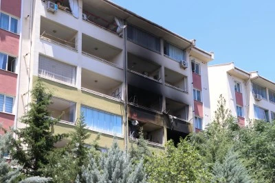 Diyarbakır'da binada &ccedil;ıkan yangında 3 kişi dumandan etkilendi