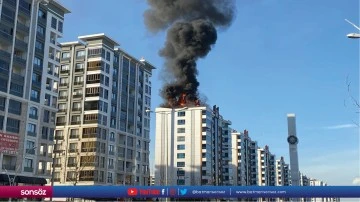 Diyarbakır'da bir binanın &ccedil;atısında yangın &ccedil;ıktı