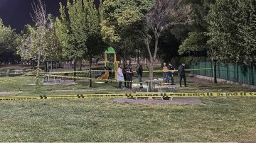 Diyarbakır'da &ccedil;ıkan silahlı kavgada 1 kişi &ouml;ld&uuml;
